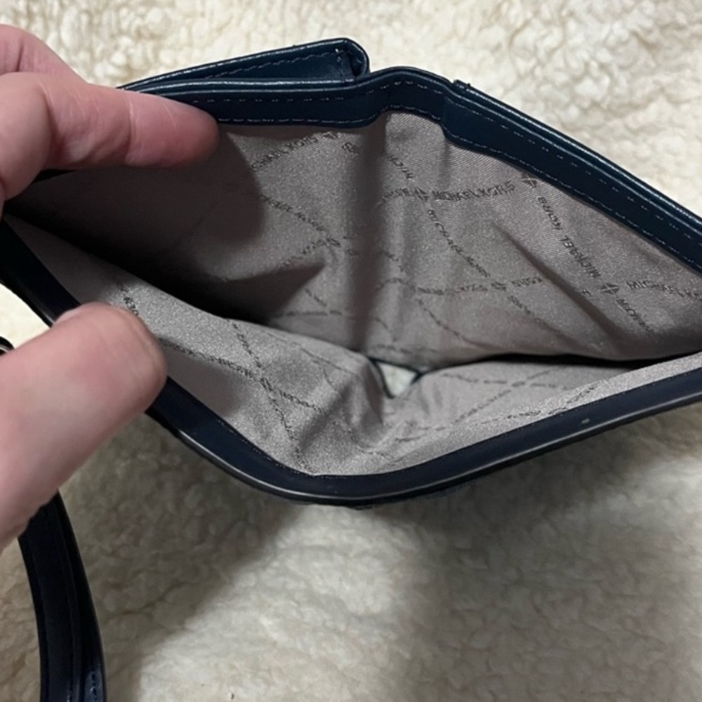 MIchael Kors Blue Wallet/ Wristlet - Picture 4 of 8